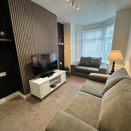 Villa 2Br Stylish Ormeau Road House à Belfast Extérieur photo