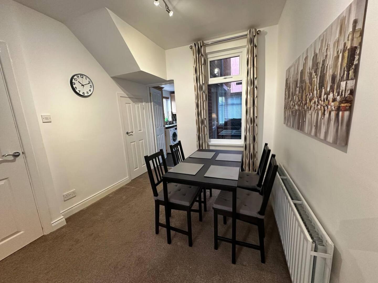Villa 2Br Stylish Ormeau Road House à Belfast Extérieur photo